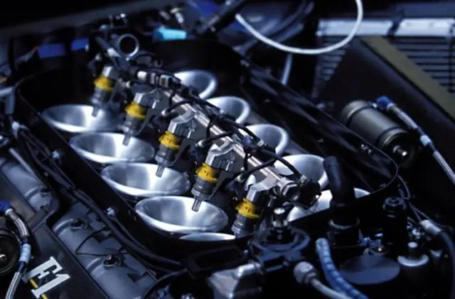 Flauta e bicos do sistema de injeção eletrônica de um motor em Jacareí