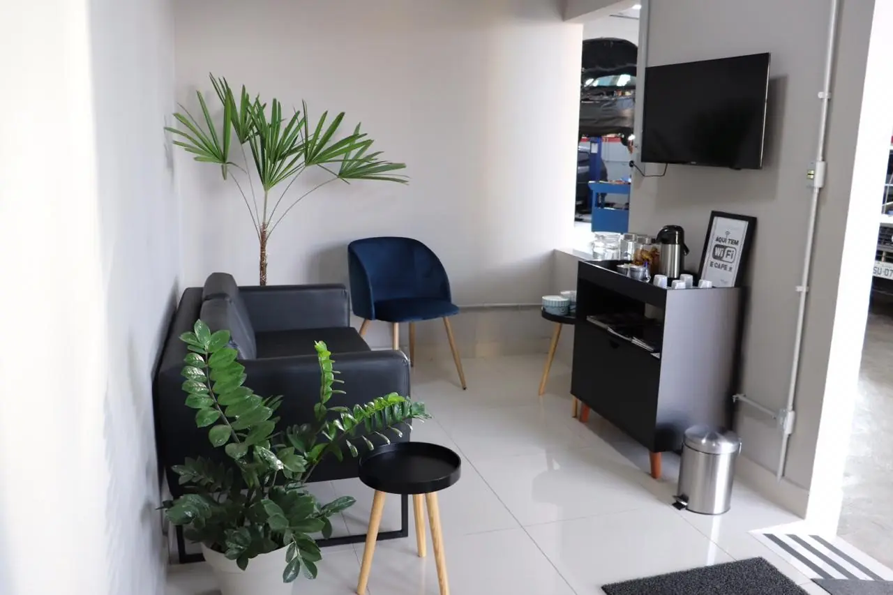 Recepção moderna da Auto Mecânica Waltair em Jacareí